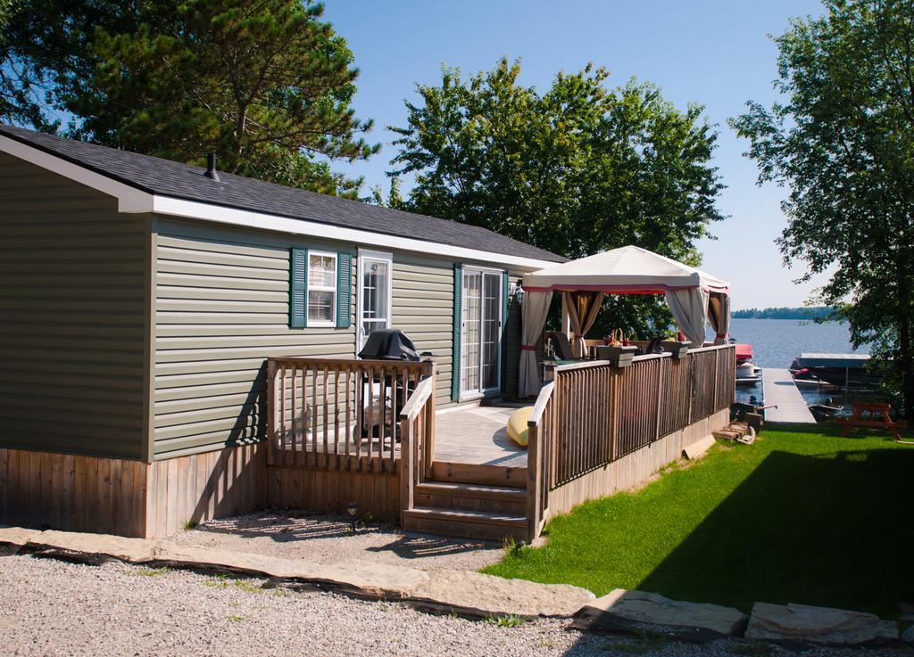 Mccreary'S Beach Resort Perth Extérieur photo
